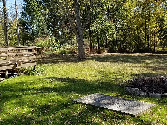 4th image of 14842 Overlook Dr