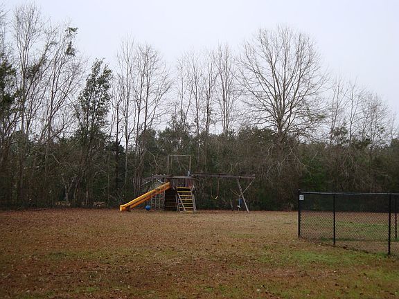 3rd image of 46 N Hill Dr W