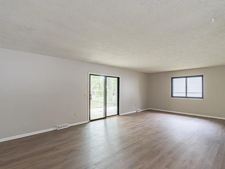 13103 Lillian St — Photo 10