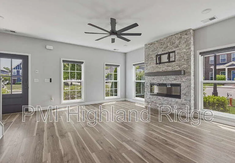 6084 Ivory Ln — Photo 7
