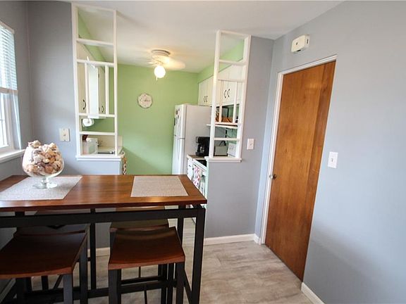 4th image of 29217 Edgewood Dr