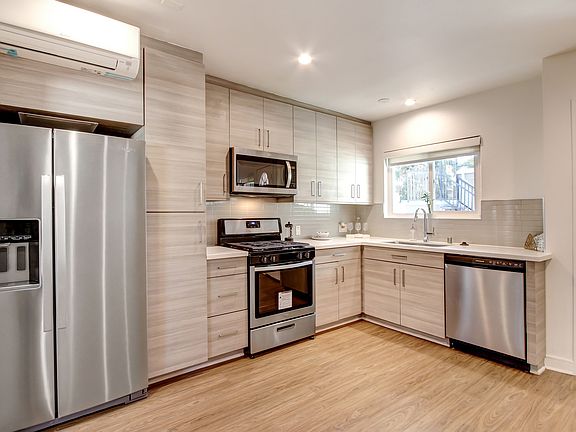 2nd image of 700 S 6th St APT 204