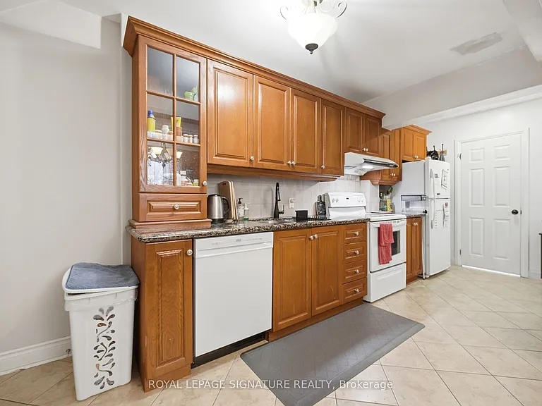 2000 Dufferin St #1 — Photo 13