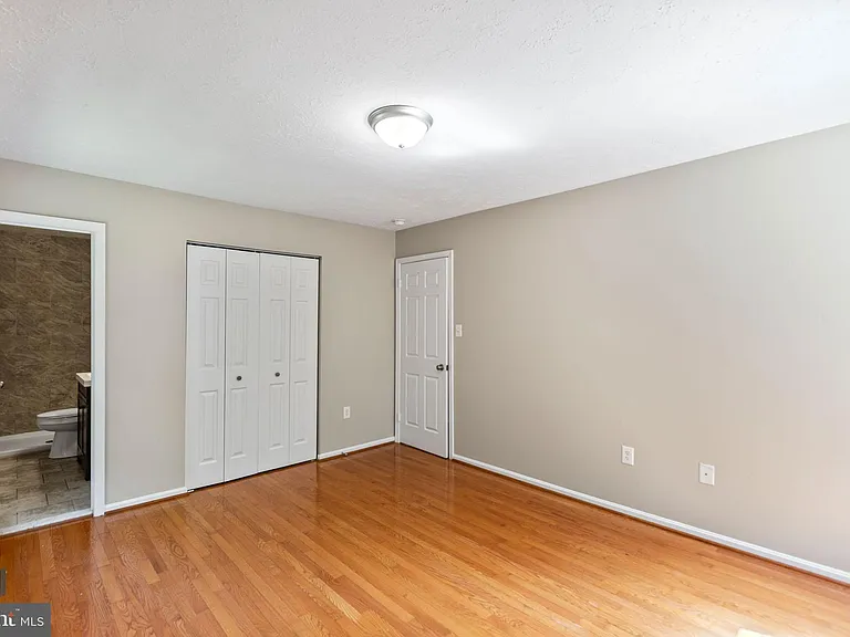 2324 Kent Ct — Photo 26