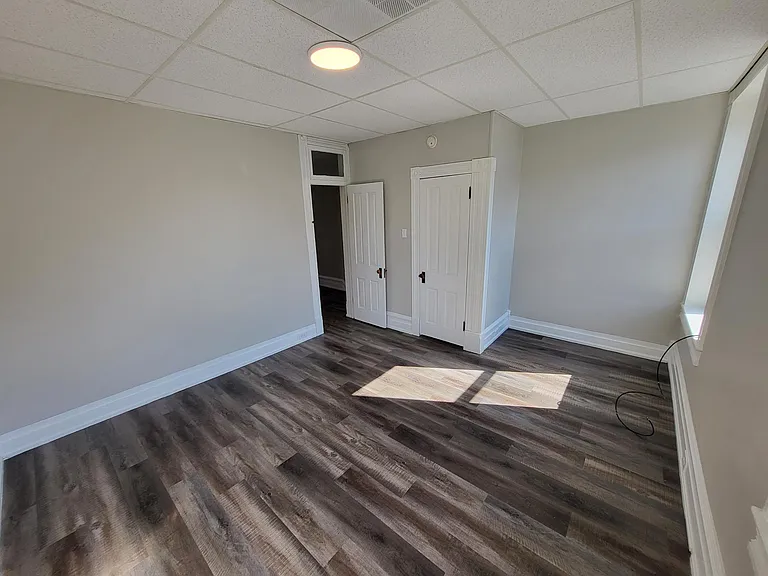 201 E Market St #2R — Photo 18