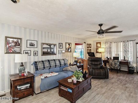 5th image of 302 Vail Dr