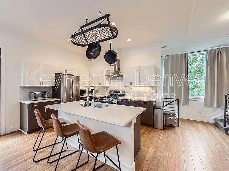 1212 N Perry St — Photo 9