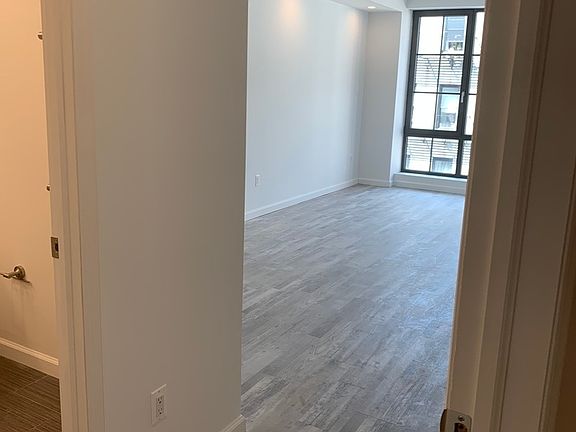 3rd image of 433 W 53rd St #3C
