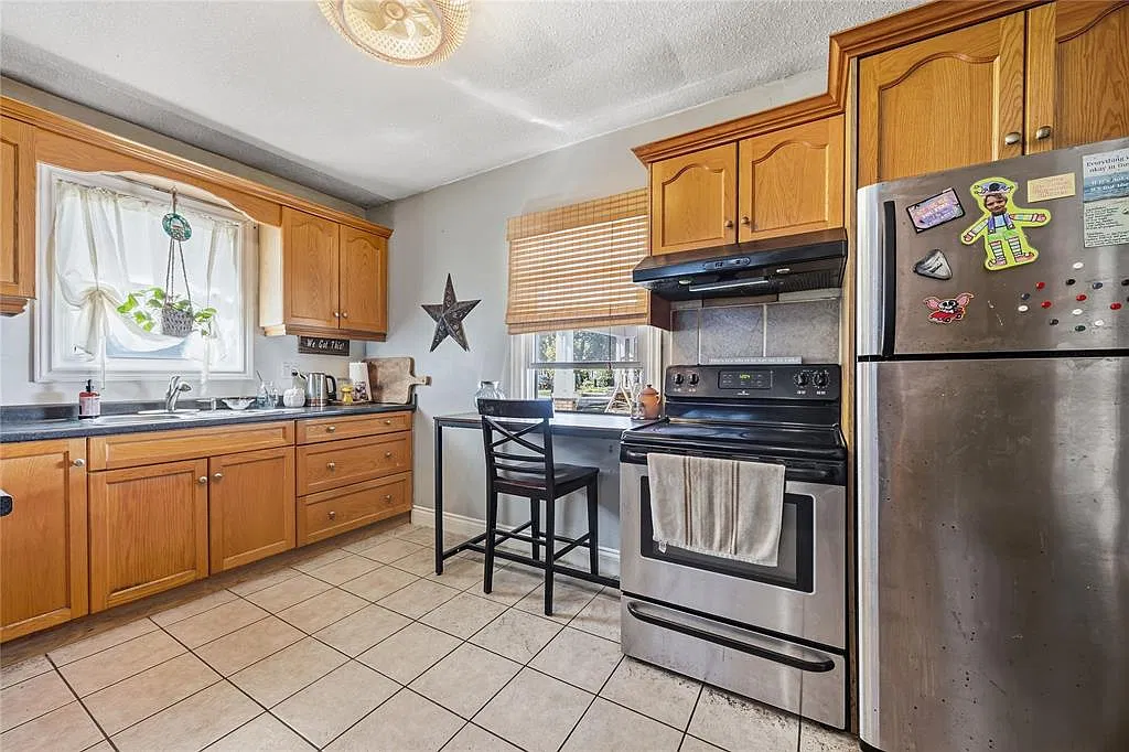 2 bed, $2,400 — Photo 3