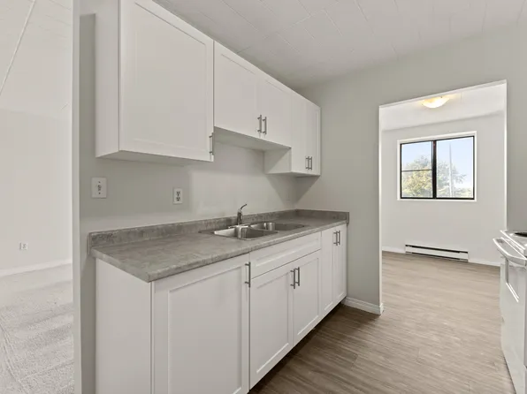 Marine Court Apartments