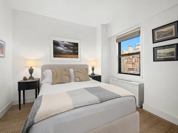 201 East 21st Street image 5 of 7