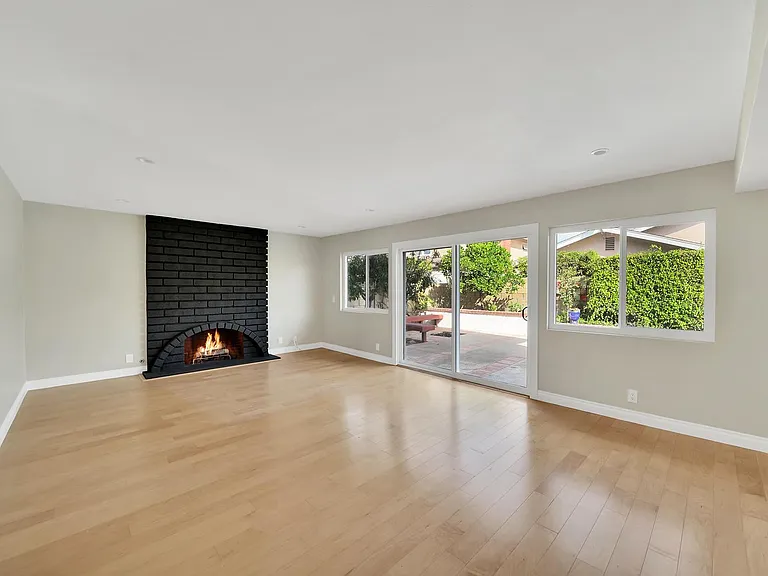 6781 Glen Dr — Photo 11