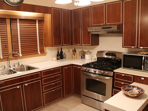 4th image of 2406 W Solway St