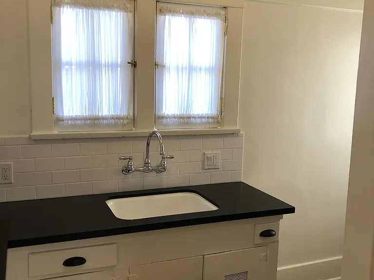 501 W Whiting Ave — Photo 24