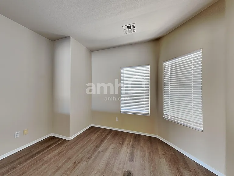 3506 N 130th Ave — Photo 10