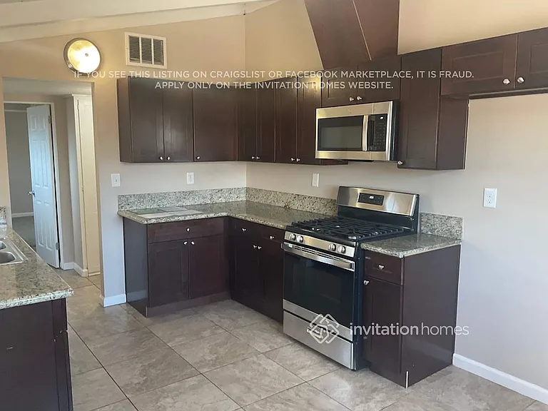 6452 Geyser Ave — Photo 9