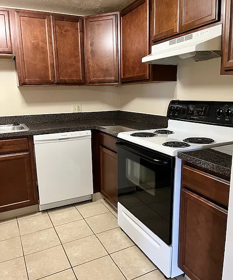 Crystal Shores Community — Photo 5