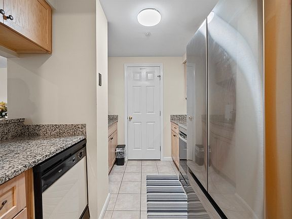 4th image of 148 Main St APT A309