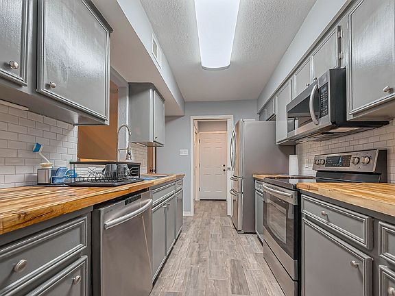 2nd image of 13905 Hollowgreen Dr