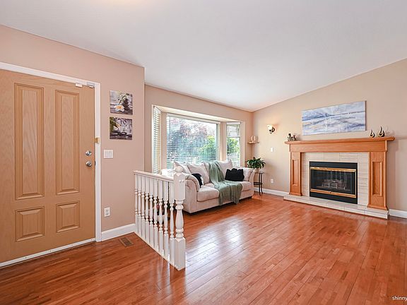 5th image of 14961 86a Ave