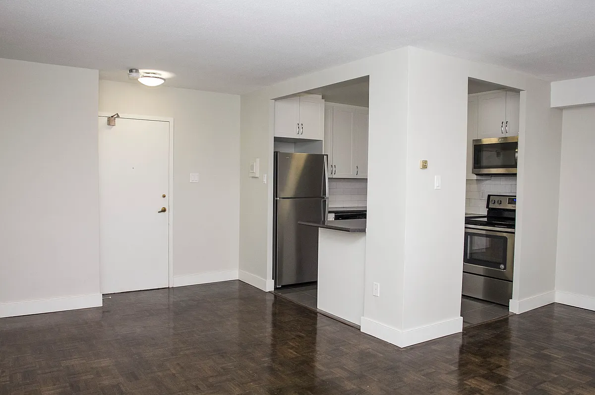 2250 Homelands Dr — Photo 4