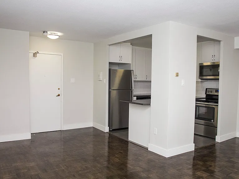 2250 Homelands Dr — Photo 6