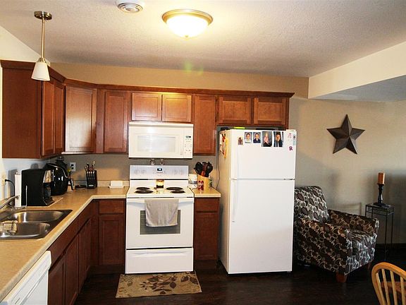 3rd image of 3300 Sunner Ave