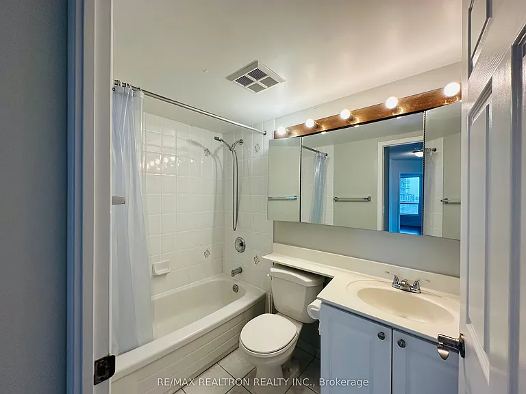 29 Pemberton Ave #1209 — Photo 11