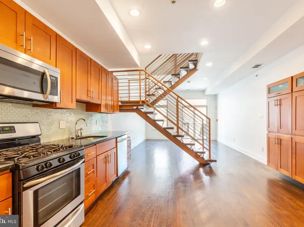 844 N 15th St #B, Philadelphia, PA 19130