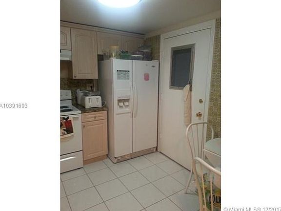 5th image of 3725 NE 169th St APT 109
