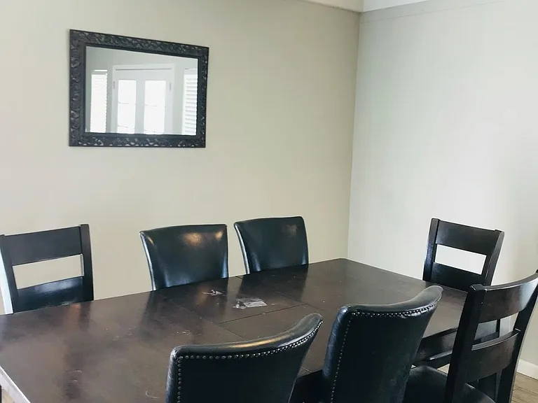 1104 E Hampton St #1 — Photo 5
