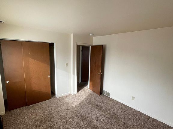 4th image of 2660 Elmwood Ave #3