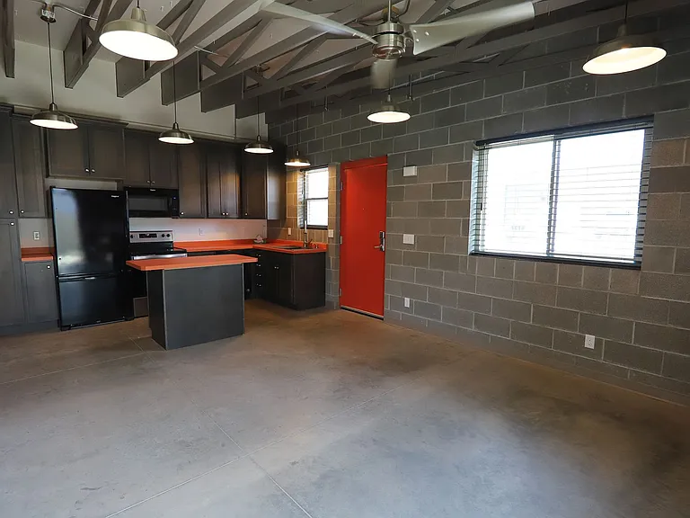 1252 Broadway St — Photo 5