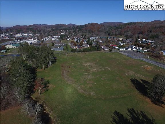 2nd image of 322 Meadow Brook Loop