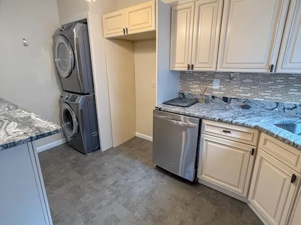 223 Day Avenue image 8 of 30