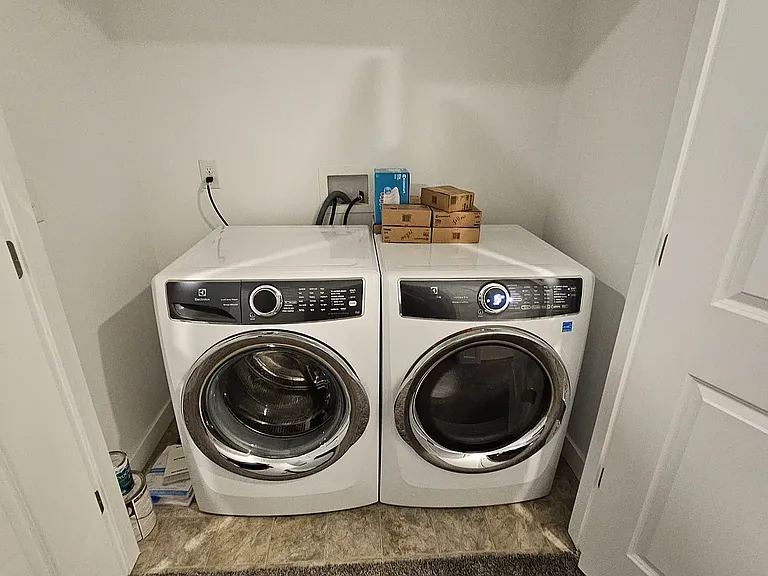5142 W Duet Dr — Photo 2