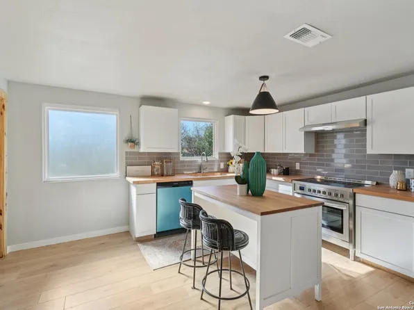 404 Harper, Seguin, TX 78155