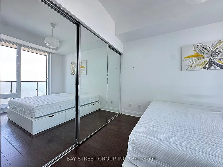 1080 Bay St #4006 — Photo 14