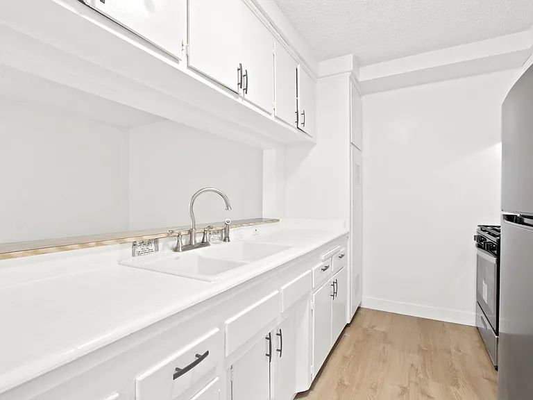 241 E Fremont Square — Photo 12
