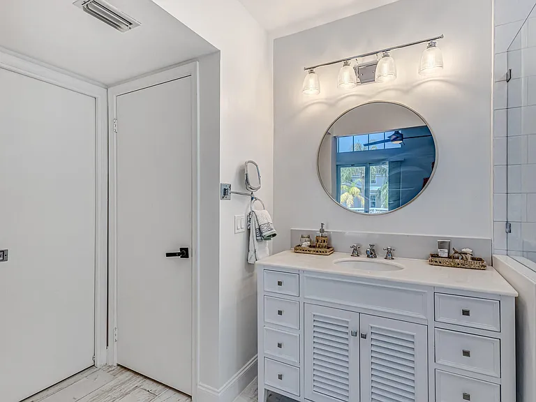 1701 Mizzenmast Way — Photo 27