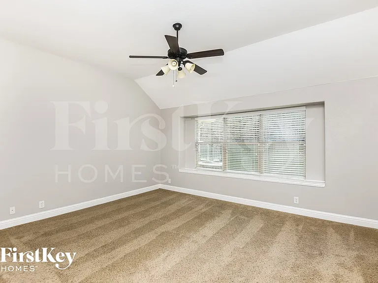 964 Tara Dr — Photo 9