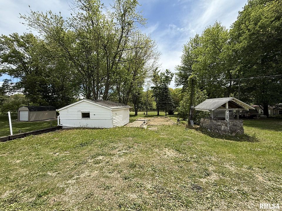 1st image of 13 Lake Warren Dr