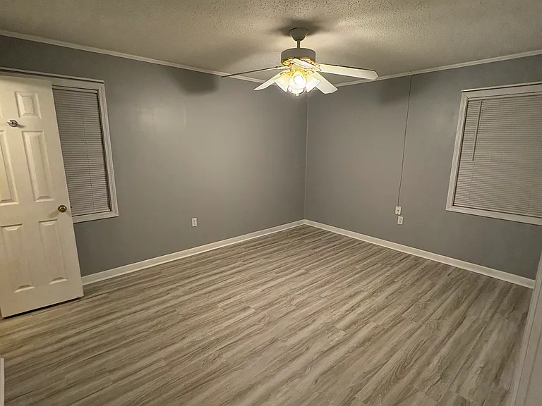 720 Carmen Ct — Photo 9