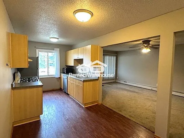 10840 Rockford Rd — Photo 2