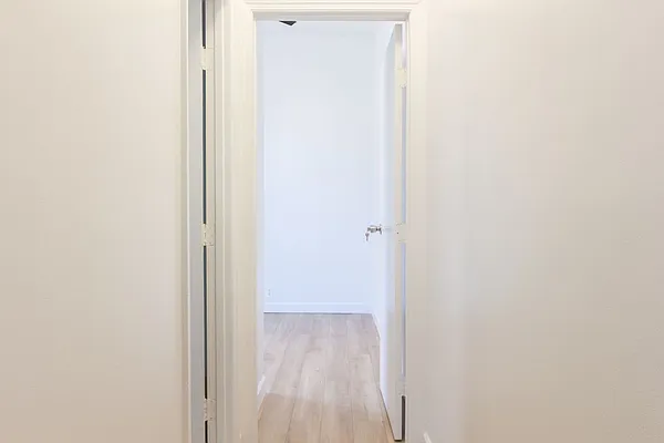 Rented by Smart City Real Estate LLC | media 10