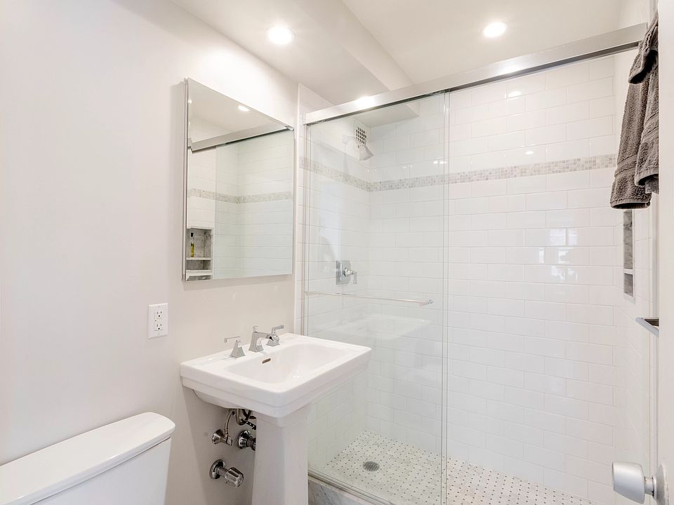 1st image of 310 E 70th St APT 9E