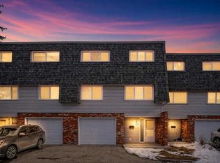 10304 W Braeside Dr SW, Calgary, AB T2W1B4
