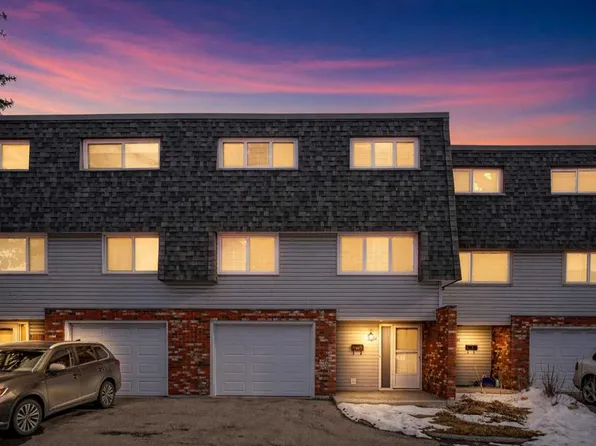 10304 W Braeside Dr SW, Calgary, AB T2W 1B4