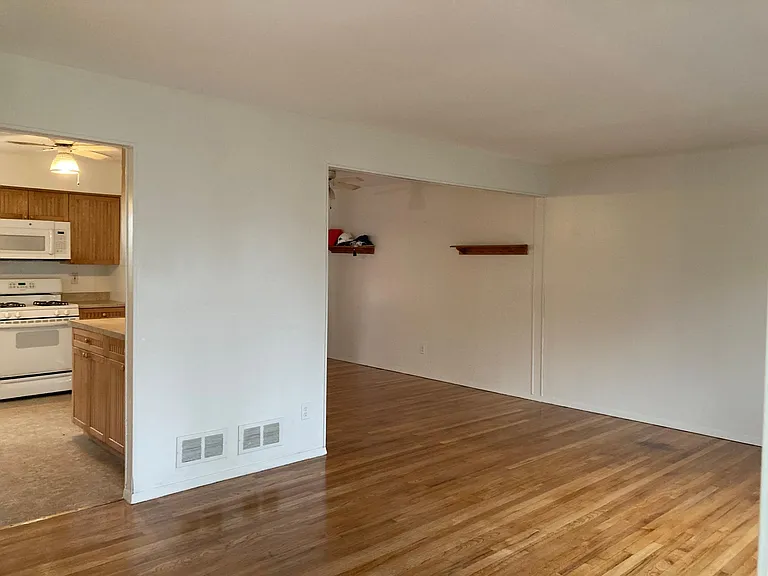 17 Jefferson Pl — Photo 3