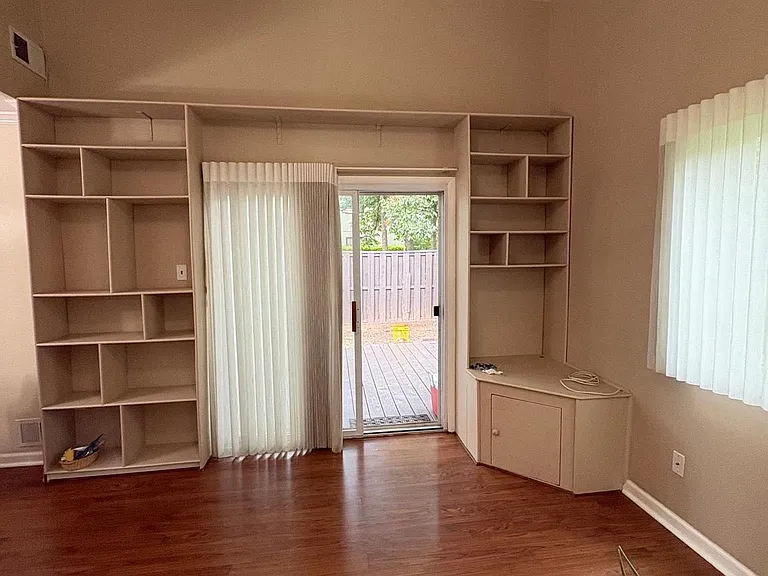 224 Willow Ter — Photo 14